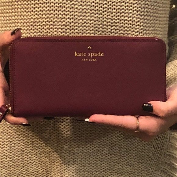 kate spade Handbags - ⚡️Flash Sale⚡️ Kate Spade zip around wallet NWT!!